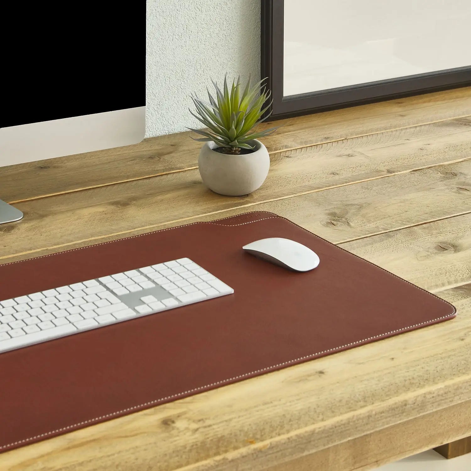 Brown Desk Mat Evan Red