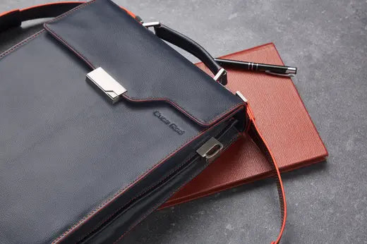 Benefits of buying a leather bag Evan Red